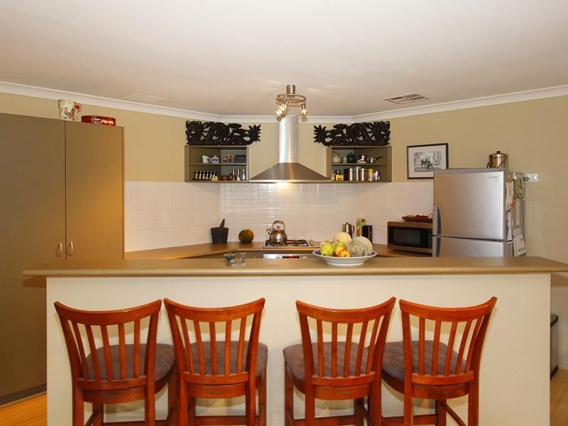 18 Fyfield Way, Bedfordale WA 6112