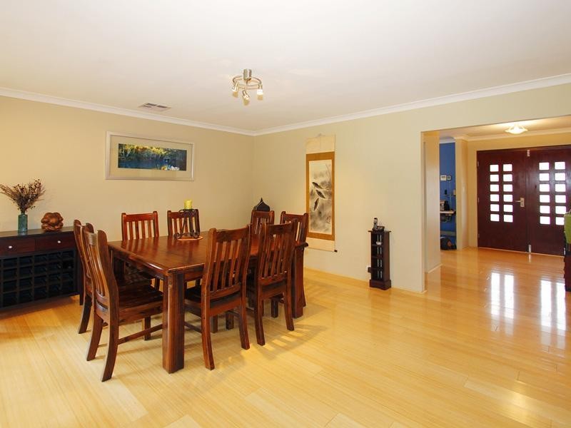 18 Fyfield Way, Bedfordale WA 6112