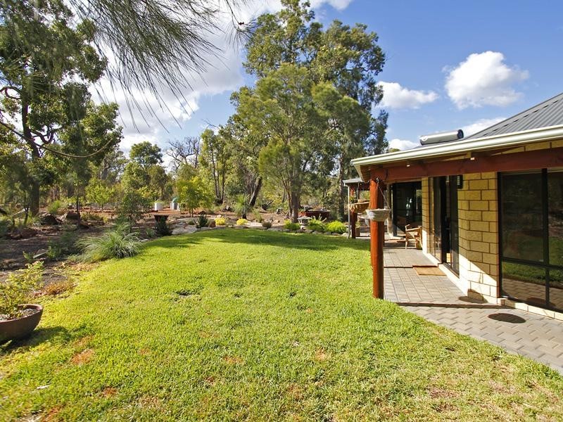 18 Fyfield Way, Bedfordale WA 6112