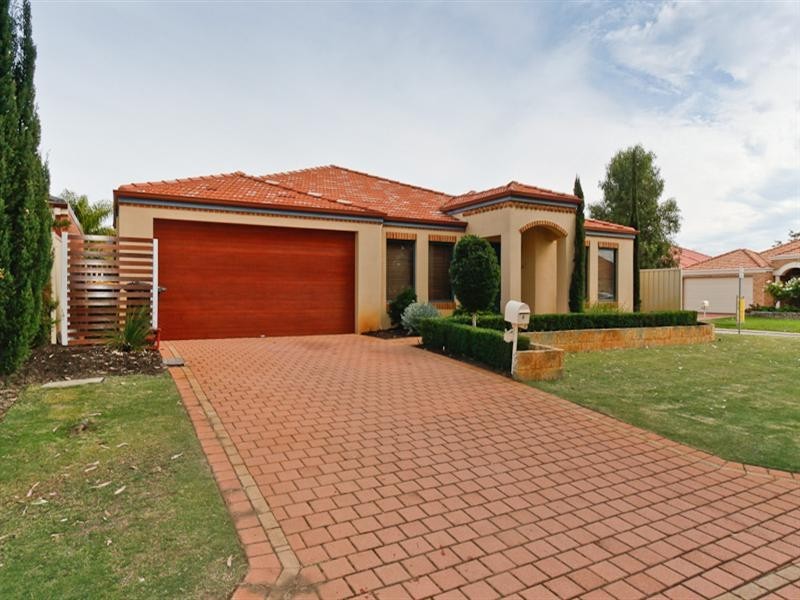 8 Ripley Circle, Canning Vale WA 6155
