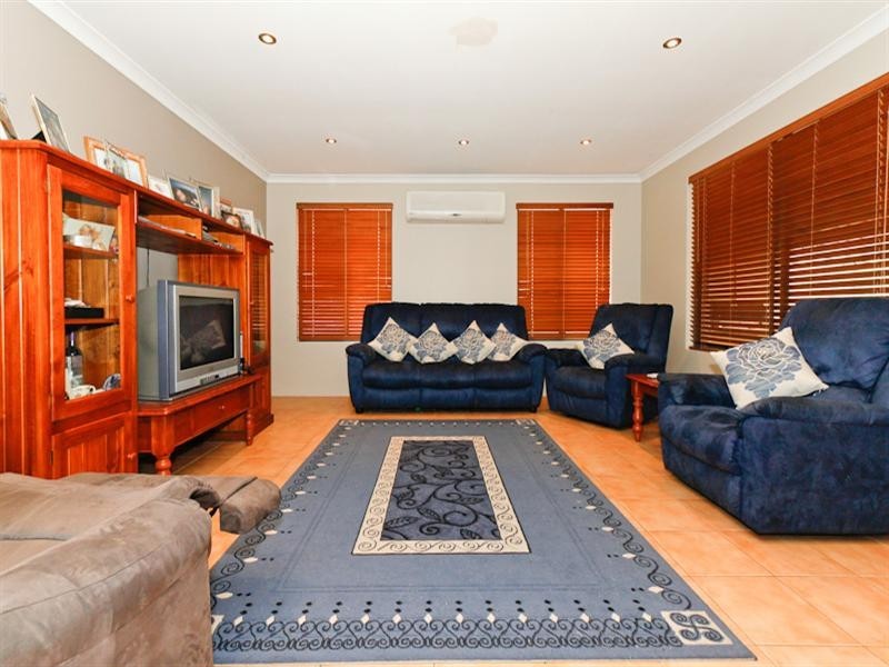 8 Ripley Circle, Canning Vale WA 6155