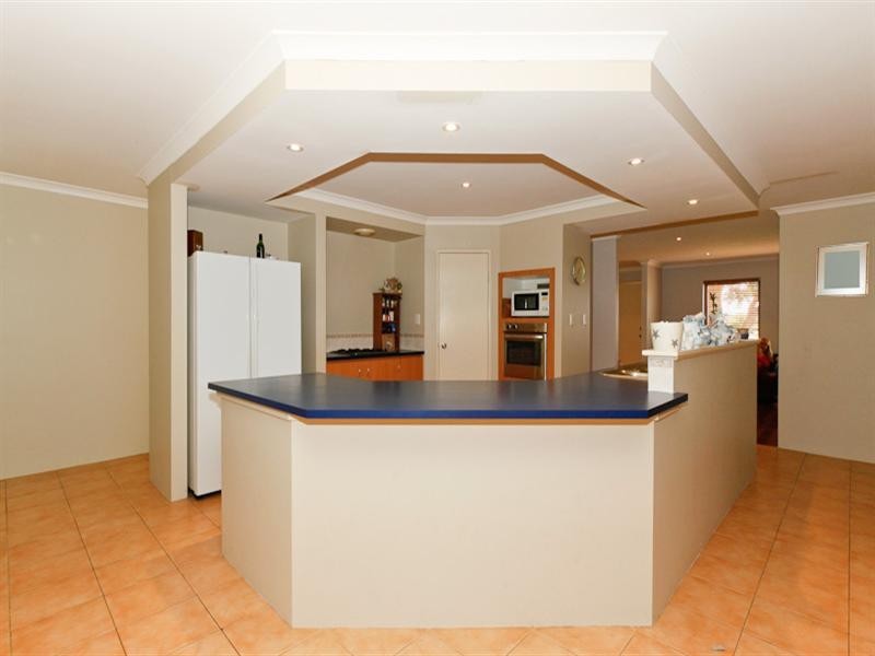 8 Ripley Circle, Canning Vale WA 6155