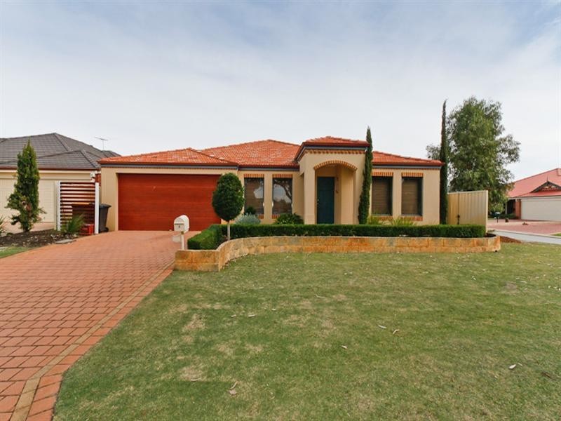 8 Ripley Circle, Canning Vale WA 6155