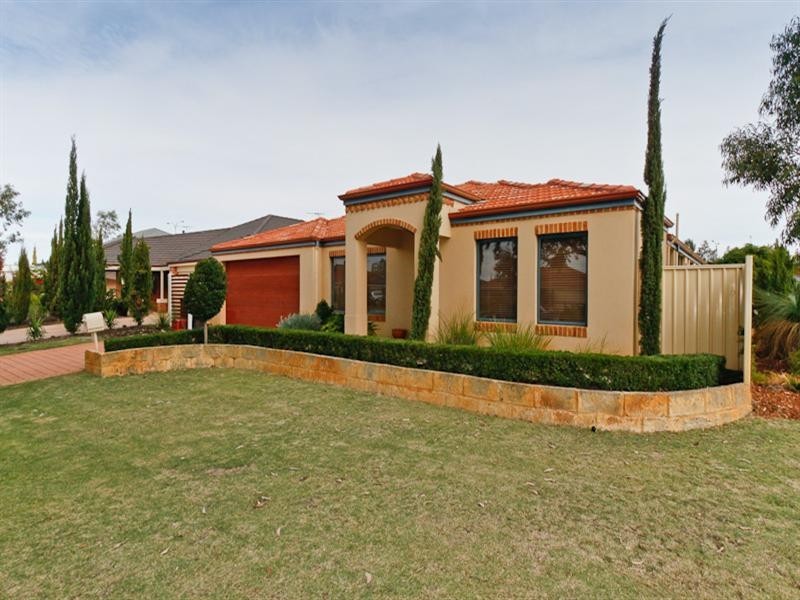 8 Ripley Circle, Canning Vale WA 6155