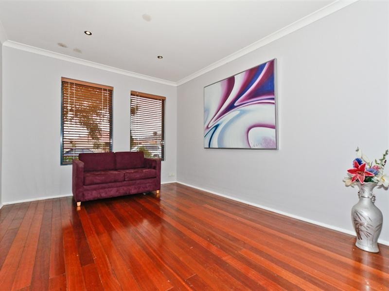 8 Ripley Circle, Canning Vale WA 6155