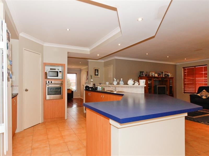 8 Ripley Circle, Canning Vale WA 6155