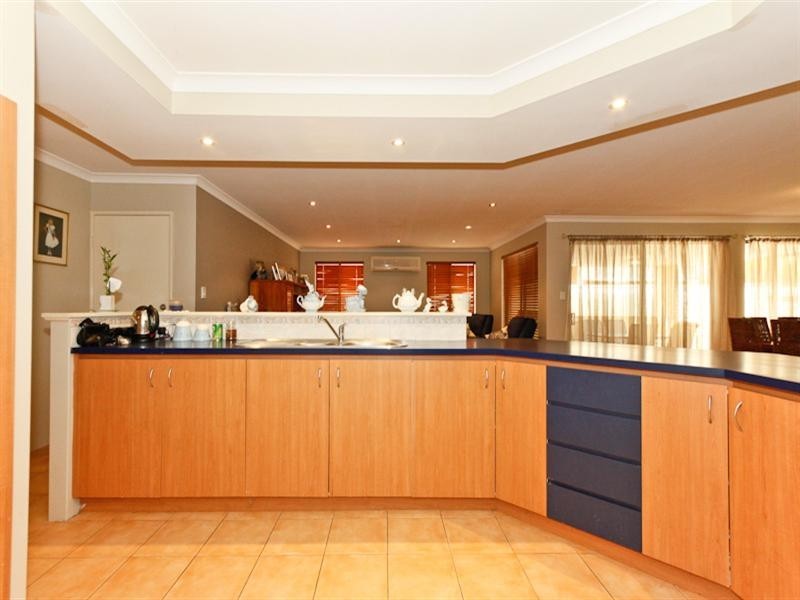 8 Ripley Circle, Canning Vale WA 6155