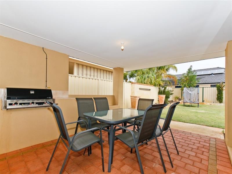 8 Ripley Circle, Canning Vale WA 6155