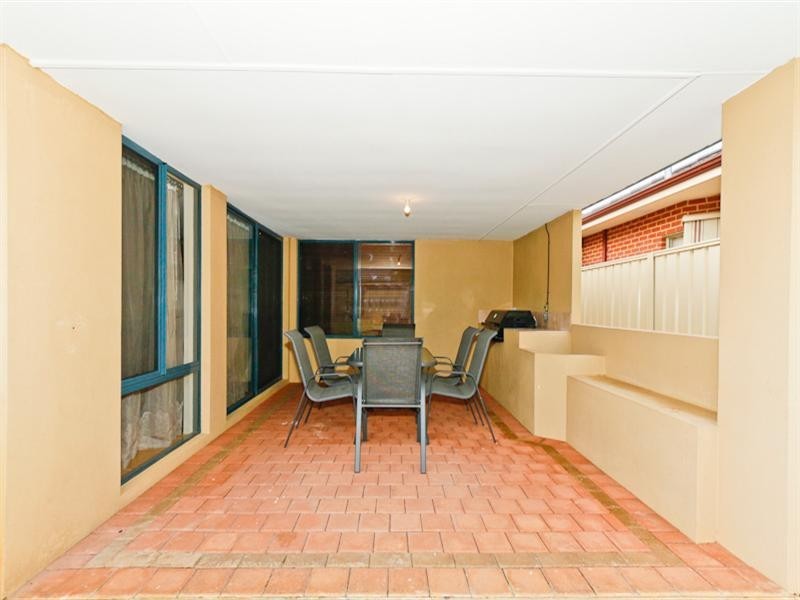 8 Ripley Circle, Canning Vale WA 6155