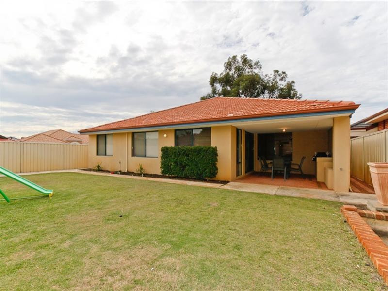 8 Ripley Circle, Canning Vale WA 6155