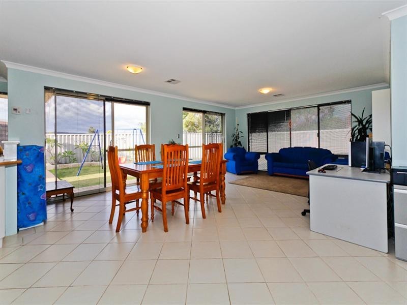 9 Granada Loop, Seville Grove WA 6112