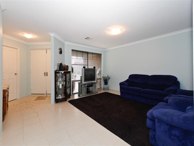 9 Granada Loop, Seville Grove WA 6112