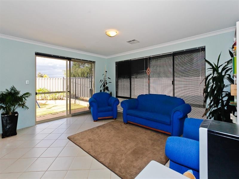 9 Granada Loop, Seville Grove WA 6112