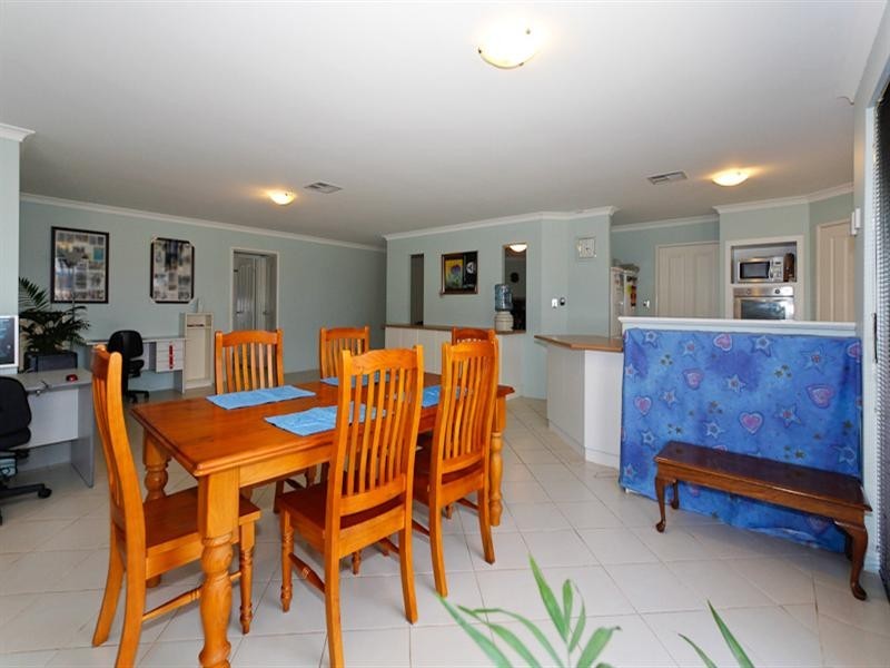 9 Granada Loop, Seville Grove WA 6112