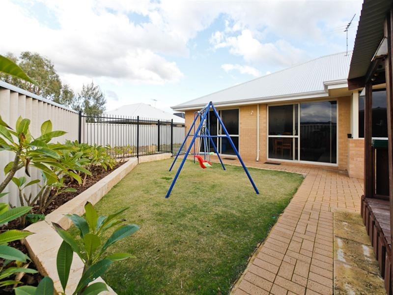 9 Granada Loop, Seville Grove WA 6112