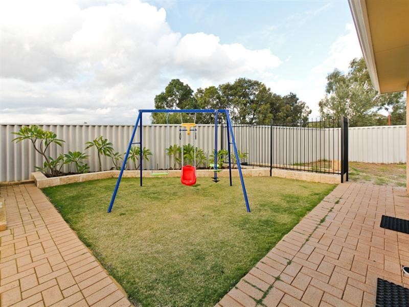 9 Granada Loop, Seville Grove WA 6112