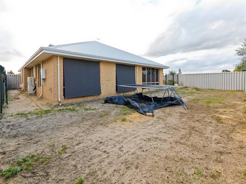 9 Granada Loop, Seville Grove WA 6112
