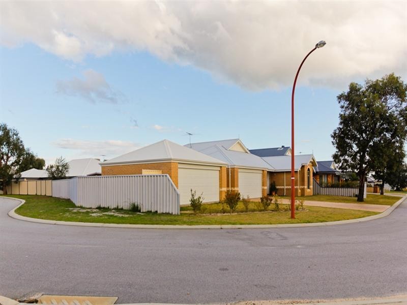 9 Granada Loop, Seville Grove WA 6112