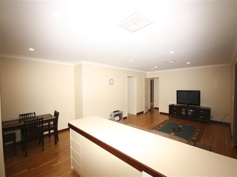 27 Riverbank Drive, Gosnells WA 6110