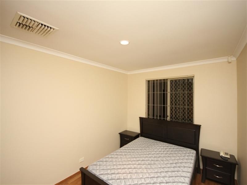 27 Riverbank Drive, Gosnells WA 6110