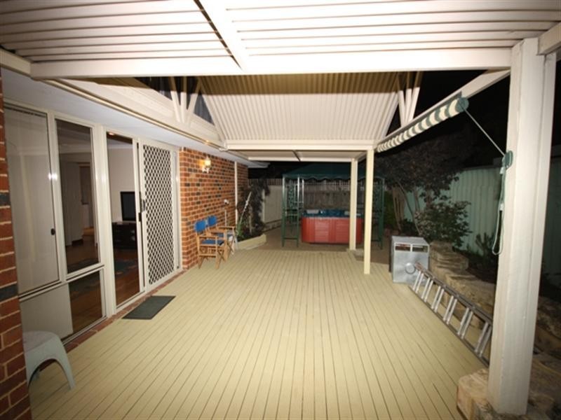 27 Riverbank Drive, Gosnells WA 6110