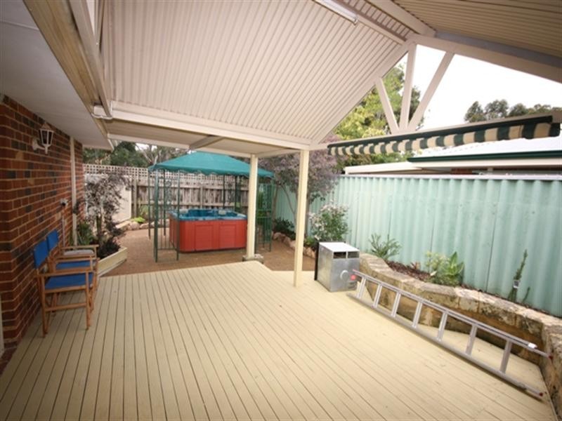 27 Riverbank Drive, Gosnells WA 6110