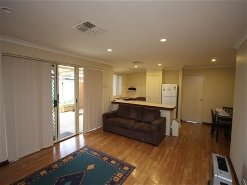 27 Riverbank Drive, Gosnells WA 6110