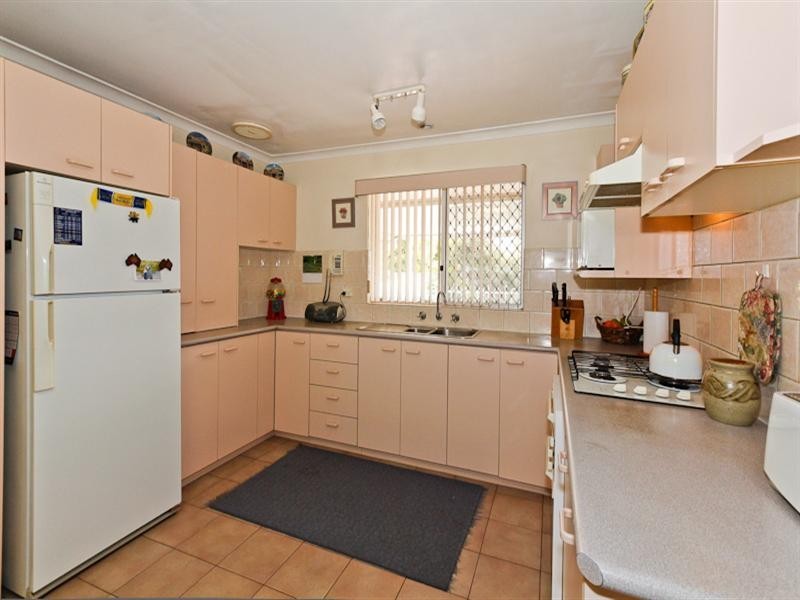 100 Gosnells Rd West, Maddington WA 6109