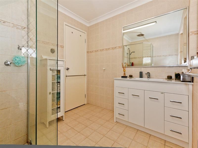 100 Gosnells Rd West, Maddington WA 6109