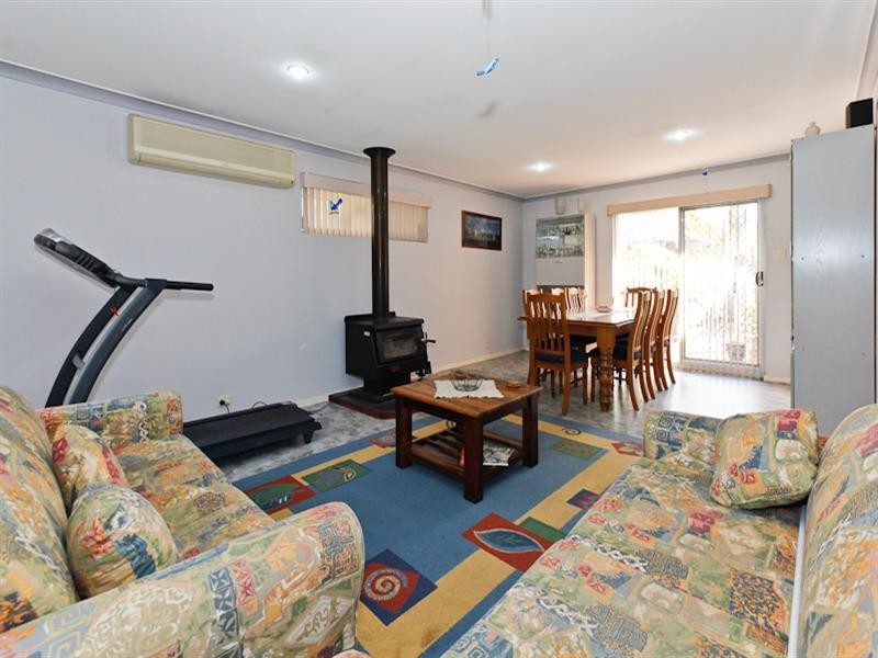 100 Gosnells Rd West, Maddington WA 6109