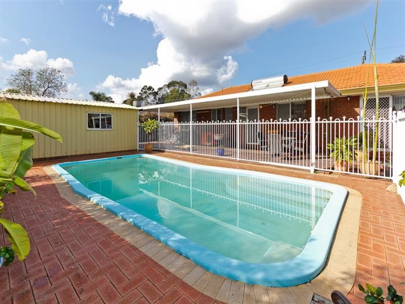 100 Gosnells Rd West, Maddington WA 6109