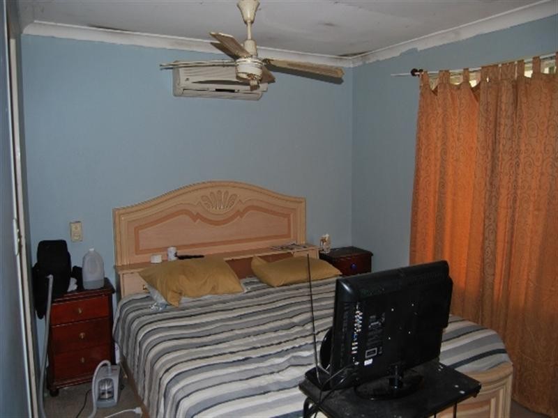 33 Guinivere Way, Camillo WA 6111