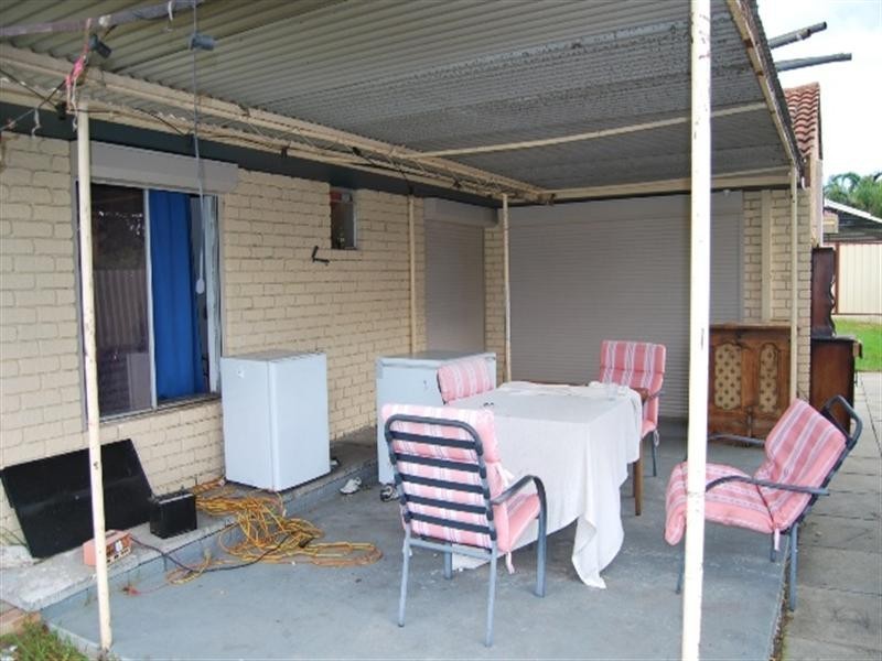 33 Guinivere Way, Camillo WA 6111