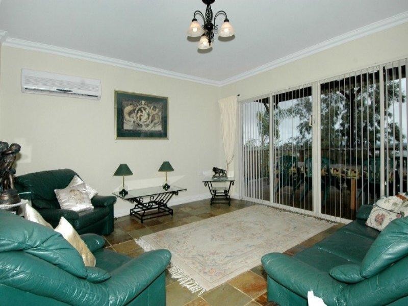 20 Derry Avenue, Mount Nasura WA 6112