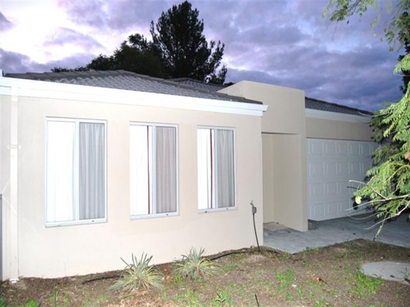 11 Walter Street, Gosnells WA 6110