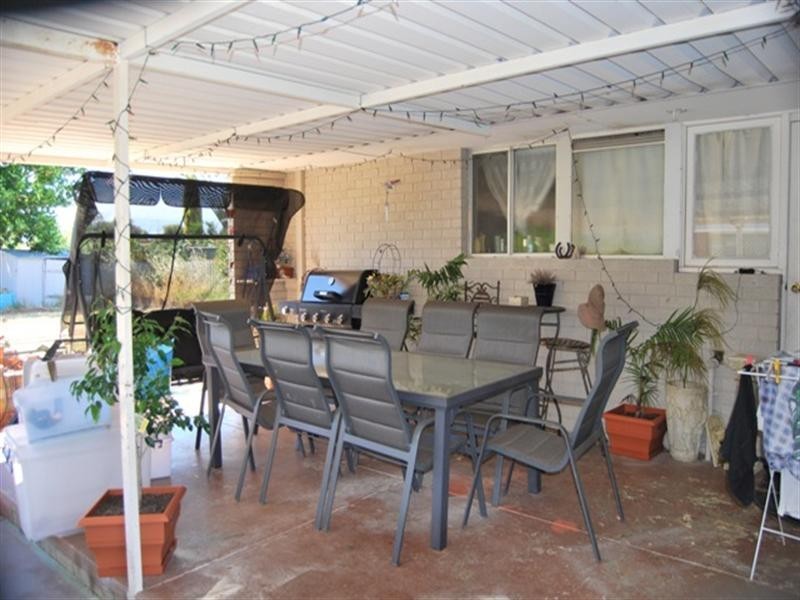 27 Brookdale Drive, Armadale WA 6112