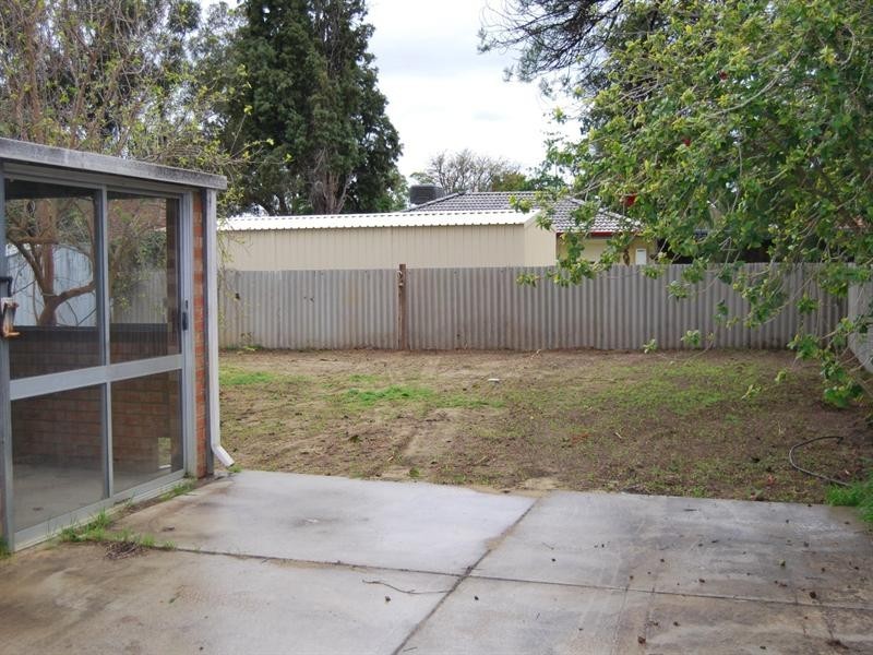 12 Rupert Street, Armadale WA 6112