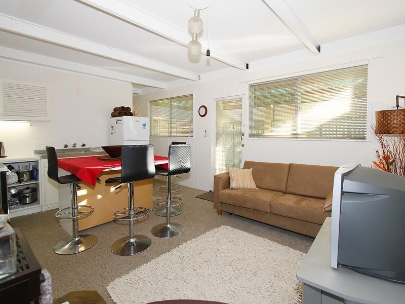 22 Waratah Drive, Camillo WA 6111