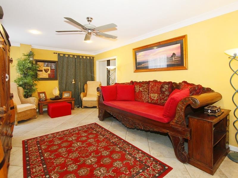 22 Waratah Drive, Camillo WA 6111