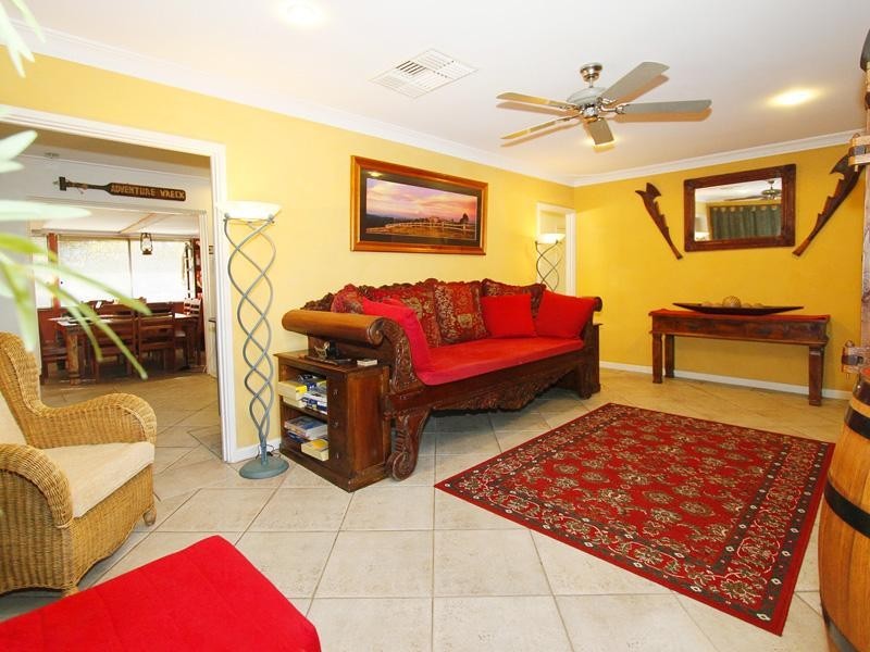 22 Waratah Drive, Camillo WA 6111