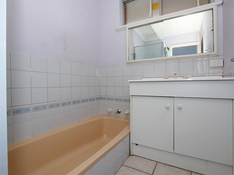 65 Carisbrooke Street, Maddington WA 6109