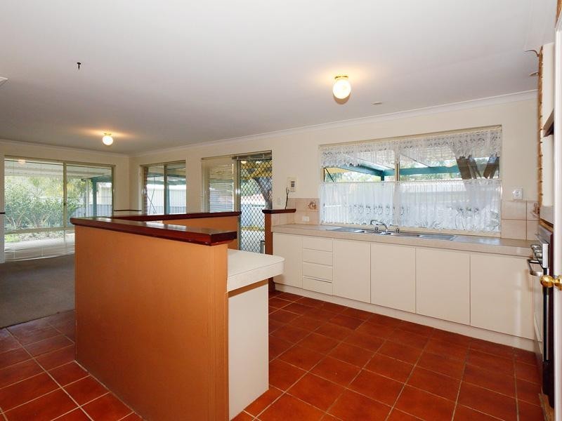 5 Stipling Gardens, Leda WA 6170