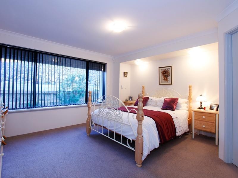 5 Bromfield Drive, Kelmscott WA 6111