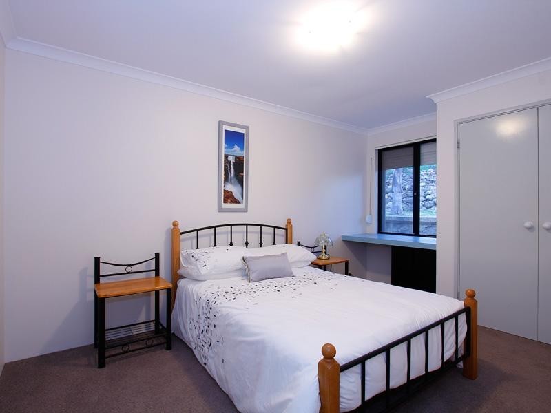 5 Bromfield Drive, Kelmscott WA 6111