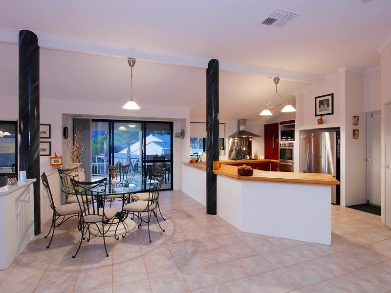 5 Bromfield Drive, Kelmscott WA 6111