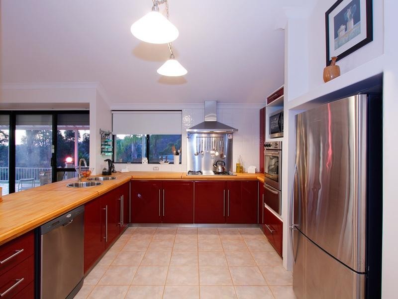 5 Bromfield Drive, Kelmscott WA 6111