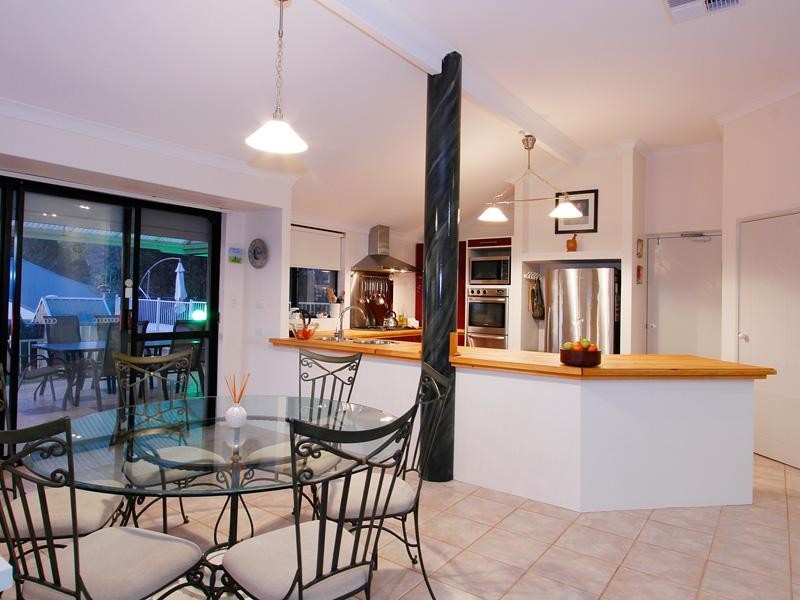 5 Bromfield Drive, Kelmscott WA 6111