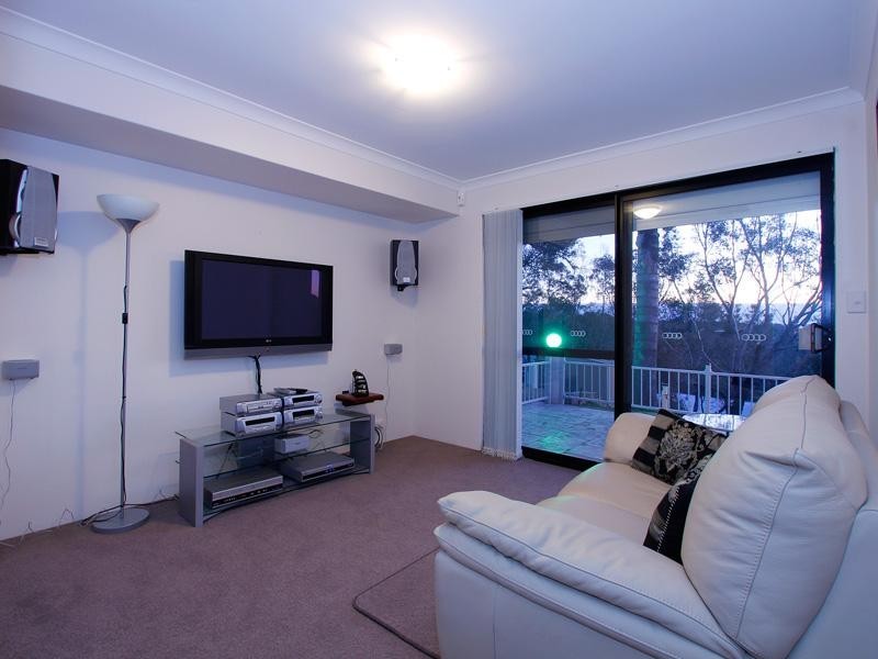 5 Bromfield Drive, Kelmscott WA 6111