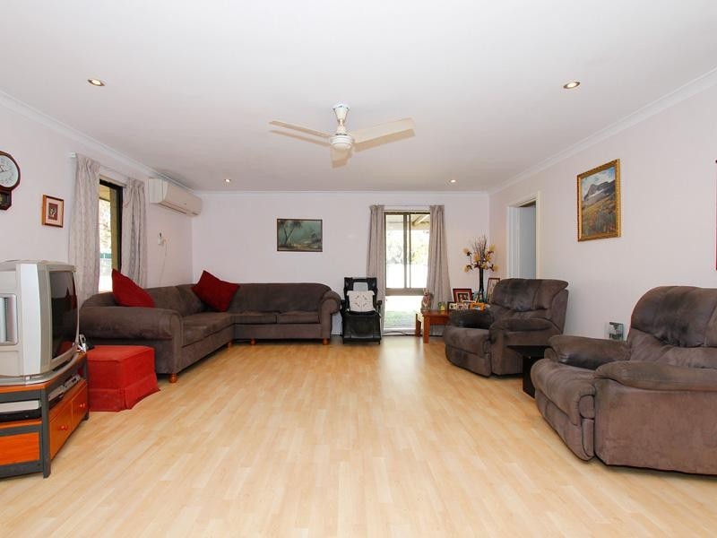 27 Morundah Place, Kelmscott WA 6111