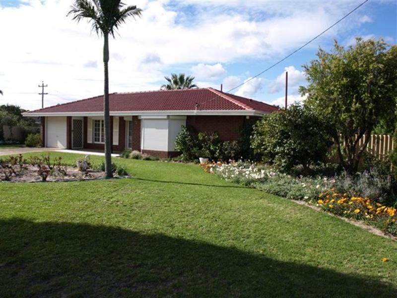 13 GUNNAMATTA Place, Kelmscott WA 6111